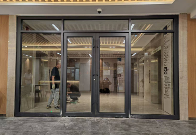 庆阳肯德基门由哪些配件组成？